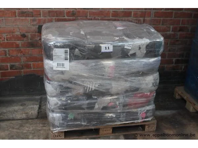 Pallet inhoudend poetslappen - afbeelding 1 van  2