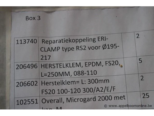 Pallet inhoudend wo. reparatiekoppeling, herstelklemmen, enz - afbeelding 3 van  4