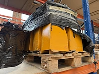 Pallet inhoudende palletbeschermingen - afbeelding 1 van  2