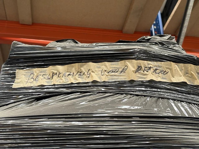 Pallet inhoudende palletbeschermingen - afbeelding 2 van  2