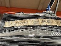 Pallet inhoudende palletbeschermingen - afbeelding 2 van  2