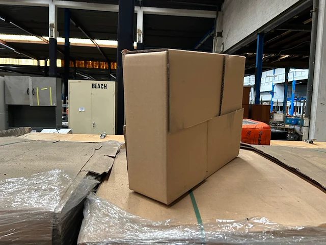 Pallet kartonnen inpakdozen - afbeelding 1 van  4