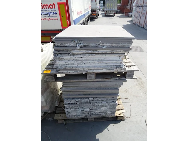 Pallet keramische tegels - afbeelding 1 van  2