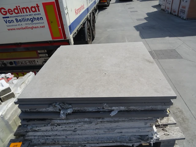 Pallet keramische tegels - afbeelding 2 van  2