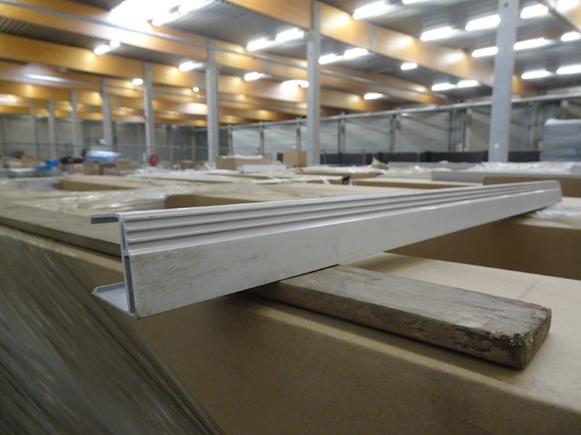 Pallet kunststof prijskaartgoten - afbeelding 2 van  6