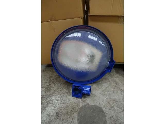 Pallet lichtarmaturen - afbeelding 1 van  3