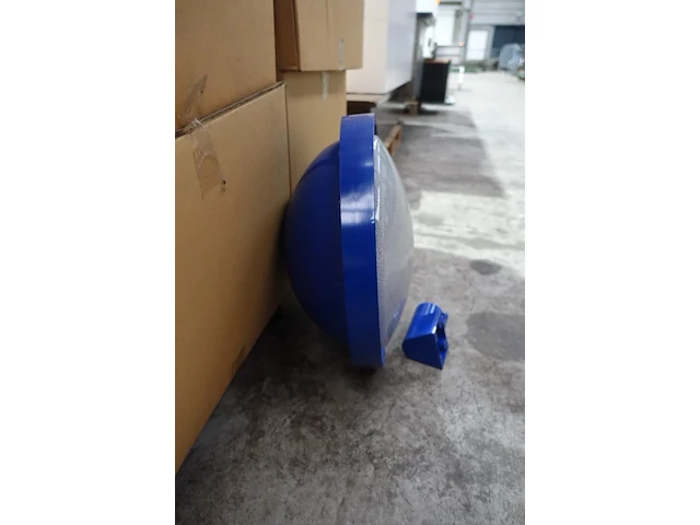 Pallet lichtarmaturen - afbeelding 2 van  3