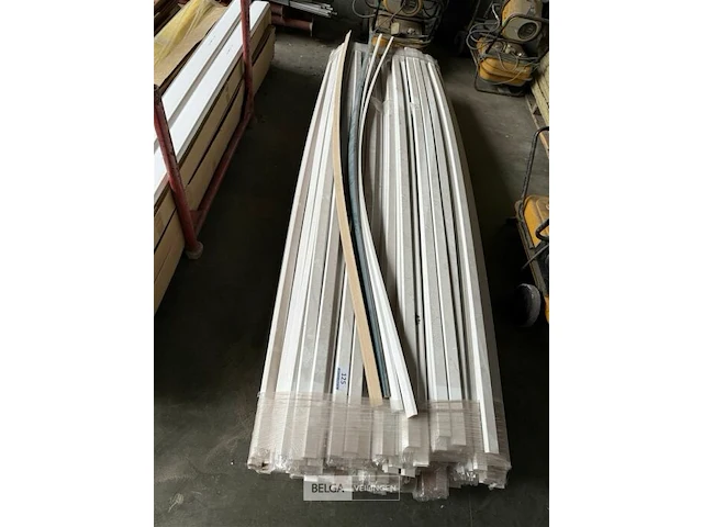 Pallet mdf afwerkingslatten - afbeelding 1 van  3