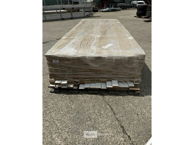 Pallet mdf plinten - afbeelding 1 van  2