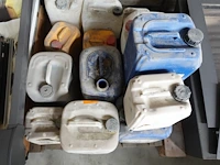 Pallet met 14x bidon liquide voor vloerverwarming - afbeelding 9 van  9