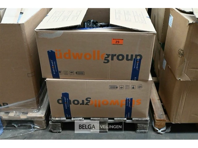 Pallet met 4 dozen adaptors - afbeelding 2 van  2
