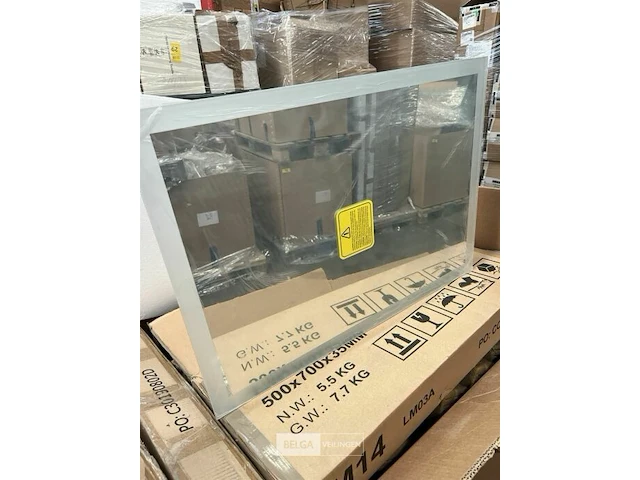 Pallet met 7 st spiegels met verlichting 70x60x4 cm - afbeelding 1 van  4