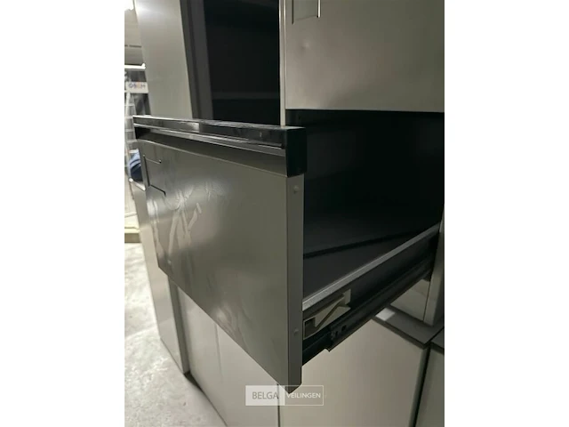 Pallet met 8 dossierkasten met 4 schuiven h134xb44xd75 cm - afbeelding 2 van  2