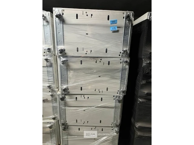 Pallet met 8 ladenblokken b42xd77xh56 cm - afbeelding 5 van  5