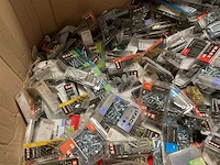 Pallet met blisters bevestigingen - afbeelding 3 van  13