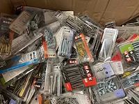Pallet met blisters bevestigingen - afbeelding 12 van  13