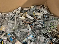 Pallet met blisters bevestigingen - afbeelding 10 van  17