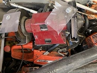 Pallet met div heggescharen, kettingzagen, bladblazer - afbeelding 3 van  5