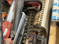 Pallet met div heggescharen, kettingzagen, bladblazer - afbeelding 4 van  5