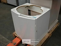Pallet met div kastjes en stoel - afbeelding 1 van  3