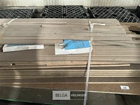 Pallet met div platen en sierlatten - afbeelding 2 van  5