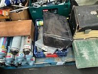 Pallet met divers bouwmaterialen - afbeelding 6 van  6