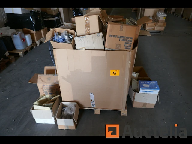 Pallet met diverse inbouwspots - afbeelding 2 van  9