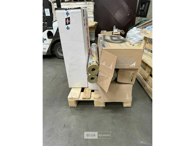 Pallet met diverse isolatie - afbeelding 3 van  3