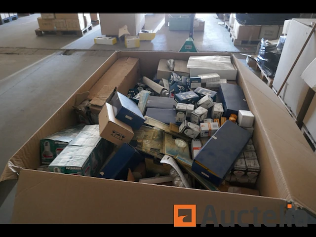 Pallet met diverse lampen - afbeelding 5 van  5