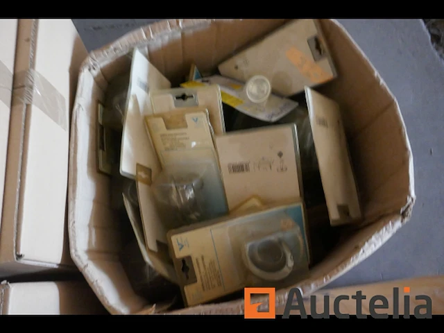 Pallet met diverse lampen - afbeelding 3 van  6