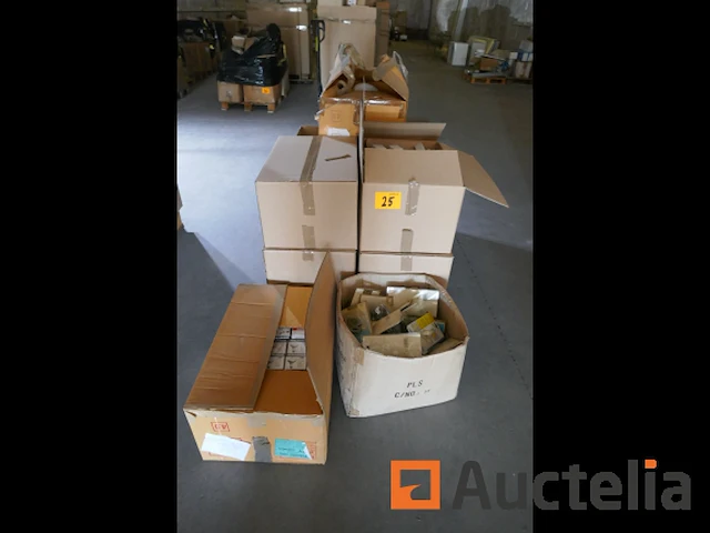 Pallet met diverse lampen - afbeelding 6 van  6