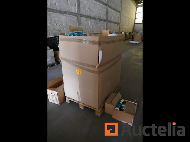 Pallet met diverse lampen - afbeelding 2 van  5