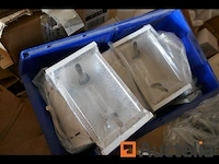 Pallet met diverse onderdelen voor verlichtingsarmaturen + buitenspots - afbeelding 1 van  7