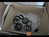 Pallet met diverse onderdelen voor verlichtingsarmaturen + vouwdozen - afbeelding 2 van  7