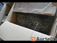 Pallet met diverse onderdelen voor verlichtingsarmaturen - afbeelding 2 van  6