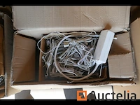 Pallet met diverse onderdelen voor verlichtingsarmaturen - afbeelding 4 van  6