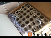 Pallet met diverse onderdelen voor verlichtingsarmaturen - afbeelding 6 van  6