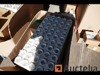 Pallet met diverse onderdelen voor verlichtingsarmaturen - afbeelding 2 van  6