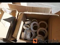 Pallet met diverse onderdelen voor verlichtingsarmaturen - afbeelding 3 van  6