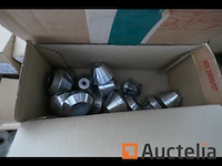 Pallet met diverse onderdelen voor verlichtingsarmaturen - afbeelding 8 van  8