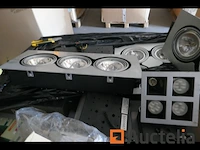 Pallet met diverse verlichtingsarmaturen - afbeelding 1 van  7