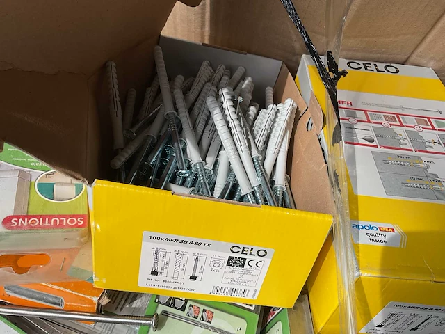 Pallet met dozen en +-2500 blisters schroeven nagels ankerbouten deels inox - afbeelding 19 van  20