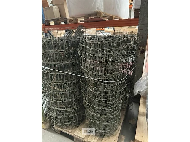 Pallet met draadresten h110 cm - afbeelding 2 van  3