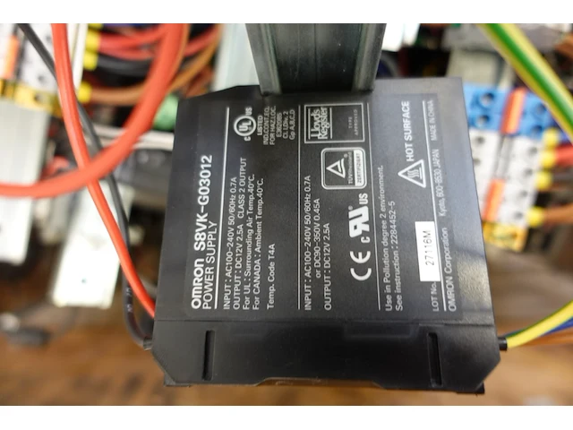 Pallet met elektrische sturingen - afbeelding 3 van  4