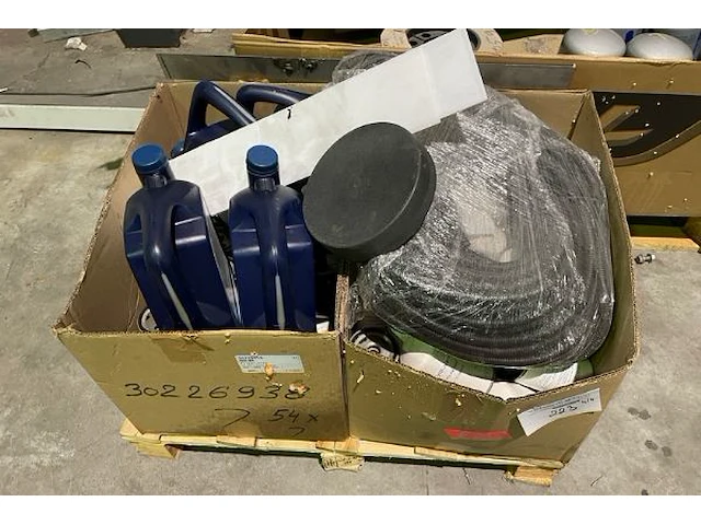 Pallet met inhoud - afbeelding 4 van  4