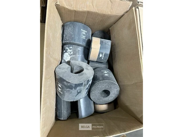 Pallet met korte isolatiebuis afg ø54 mm - afbeelding 2 van  3