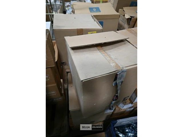 Pallet met korte stukken isolatiebuis - afbeelding 2 van  2