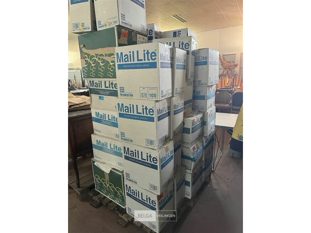 Pallet met luchtkussenenveloppen - afbeelding 3 van  7