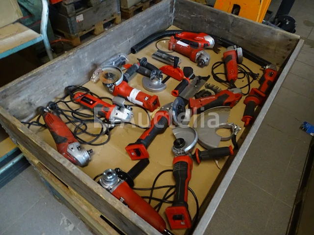 Pallet met machines - afbeelding 2 van  11