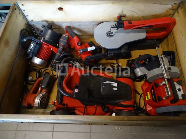 Pallet met machines - afbeelding 1 van  9